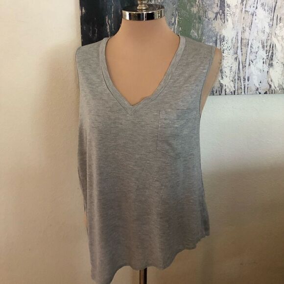 NWT Haute Hippie Light Heather Grey Sleeveless V-Neck Side Slit Modal Shirt - Picture 1 of 10